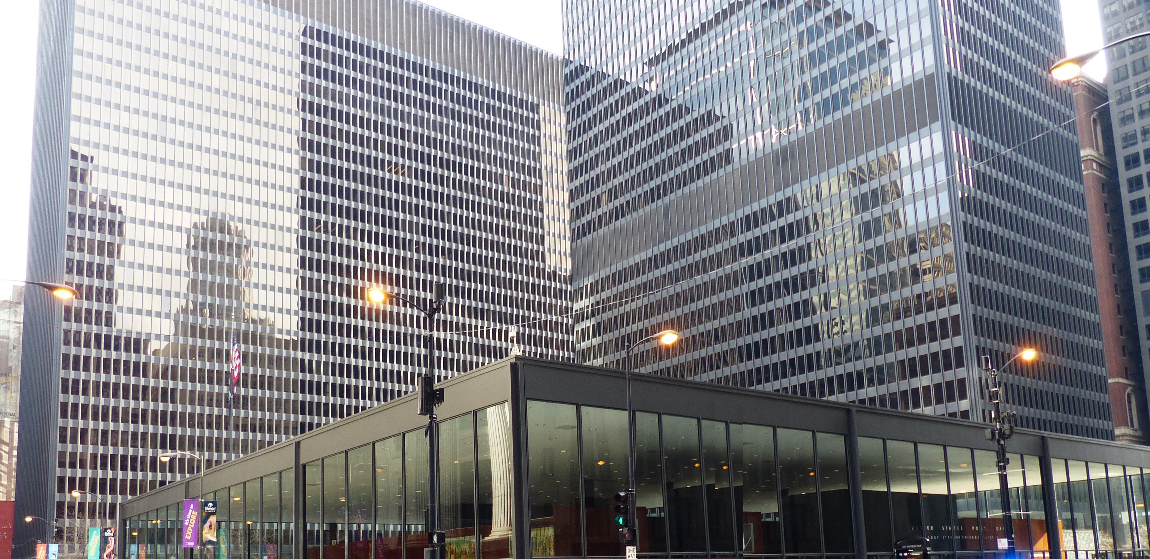 Chicago Federal Center. Chicago Loop.
