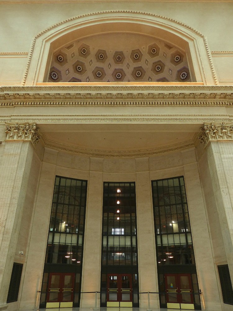 Sets of doors in Chicago Union Station