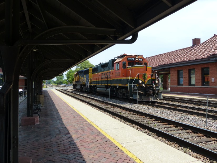 BNSF #2321 and ATSF #167 in a power move