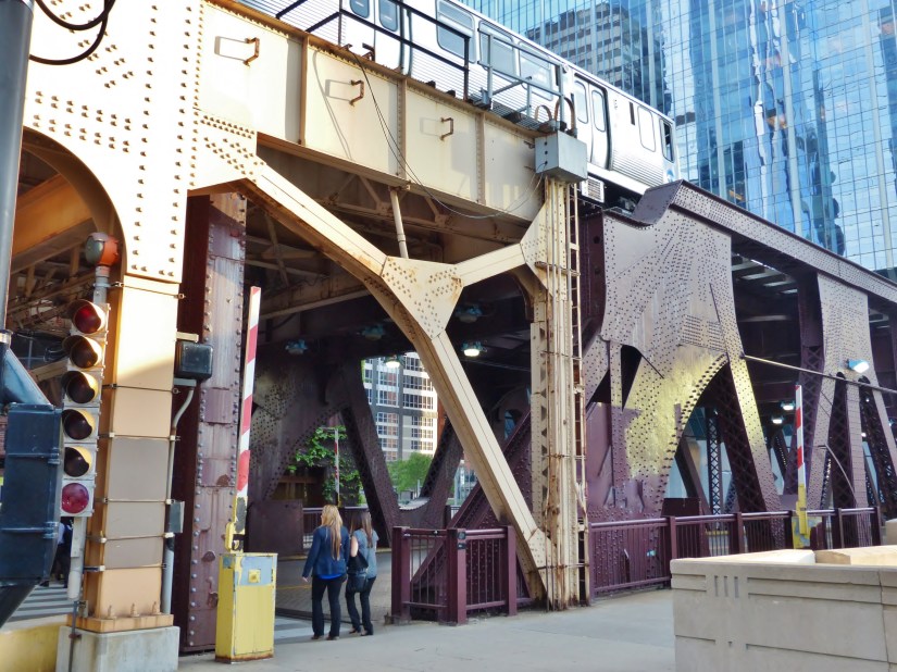 portal knee brace and girders