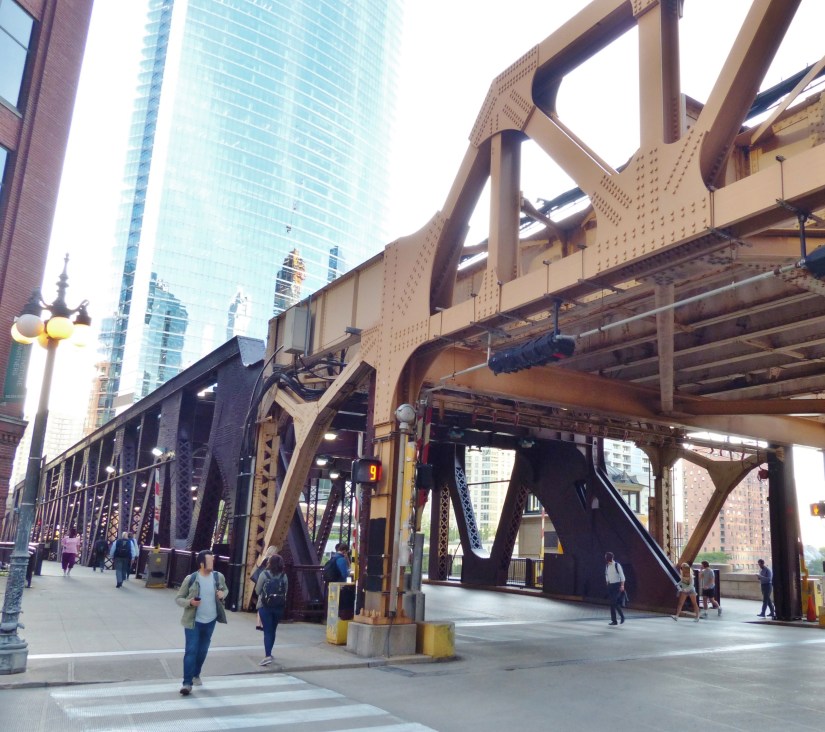 train deck approach span and portal knee braces