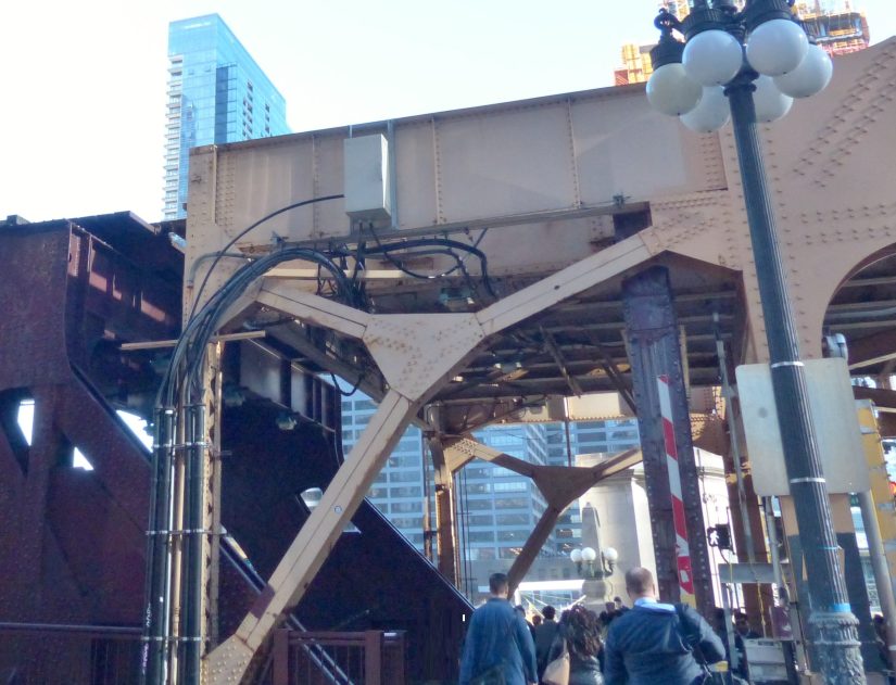 portal knee girders for a bascule bridge