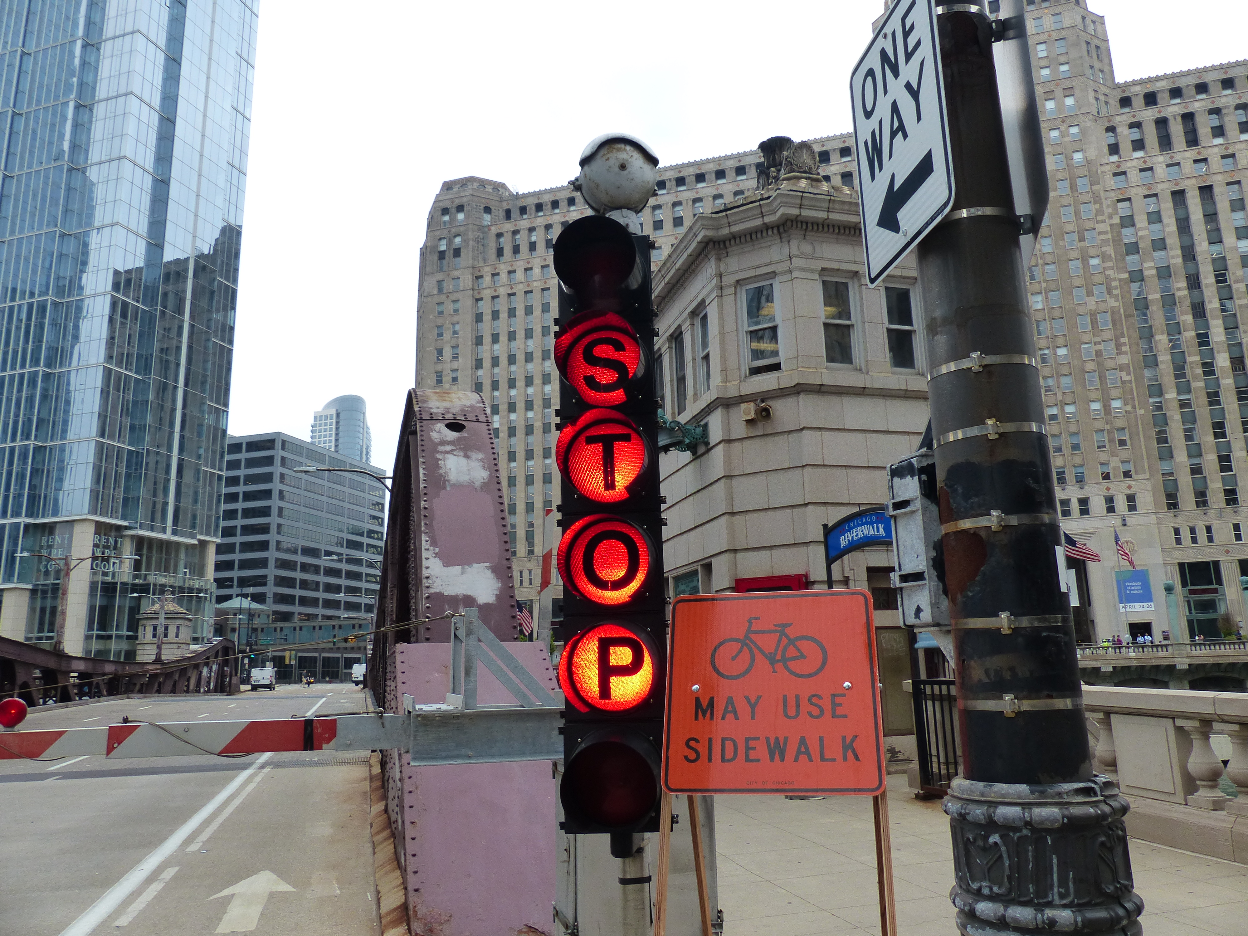 Franklin Street Bridge warning lights